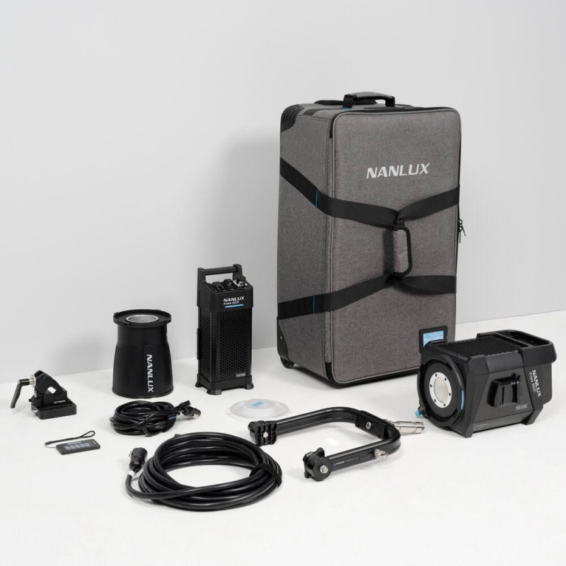 Nanlux Torche LED Evoke 900C avec Valise Trolley