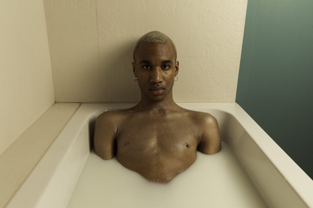 Scène de couple dans The Fluid Self par Ussi’n Yala