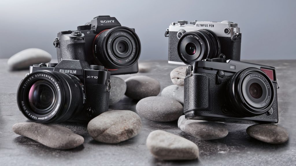 Sélection d’appareils photo hybrides Fujifilm Sony et Olympus